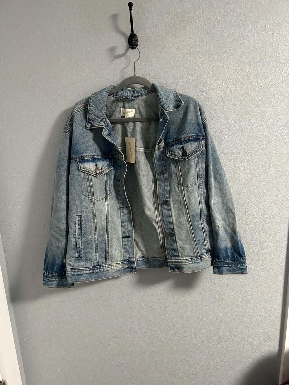Universal Thread Women's Medium Wash Denim Jean Jacket Size M NWT